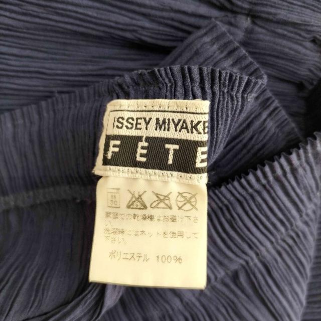 ISSEY MIYAKE FETE(イッセイミヤケフェット) プリーツ デザイン フレアパンツ レディース  2【中古】【ブランド古着バズストア】 ISSEY MIYAKE FETE(イッセイミヤケフェット) プリーツ デザイン フレア