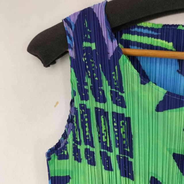 PLEATS PLEASE ISSEY MIYAKE(プリーツプリーズイッセイミヤケ) 07SS 漫画柄ノースリーブカットソー レディース JPN：3 【中古】【ブランド古着バズストア】 PLEATS PLEASE ISSEY MIYAKE(プリーツプリーズイッセイミヤケ) 07SS