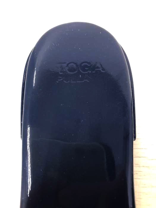 TOGA PULLA(トーガプルラ) ビジューアイレットサンダル