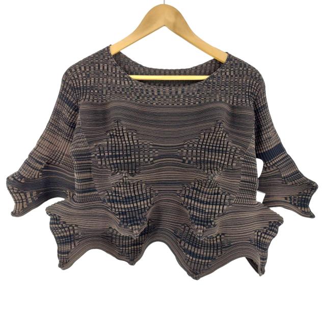 ISSEY MIYAKE(イッセイミヤケ) KONEKONEライン 3D 変形ニット カットソー レディース 表記無 【中古】【ブランド古着バズストア】