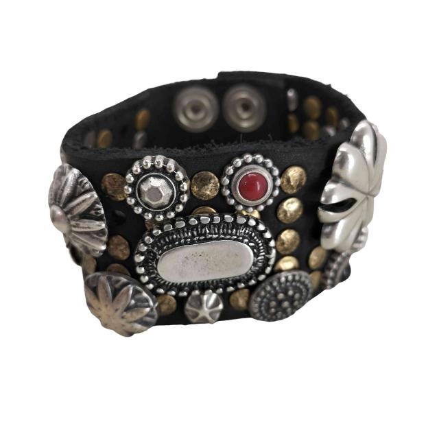 campomaggi(カンポマッジ) スタッズワイドブレスレット レディース 表記無 【中古】【ブランド古着バズストア】の通販は 7,516円