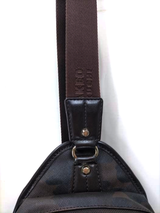 Takeo Kikuchi タケオキクチ サフィアーノレザーカモ柄ショルダーバッグ メンズ 表記無 中古 ブランド古着バズストア の通販はau Pay マーケット ブランド古着のbazzstore バズストア