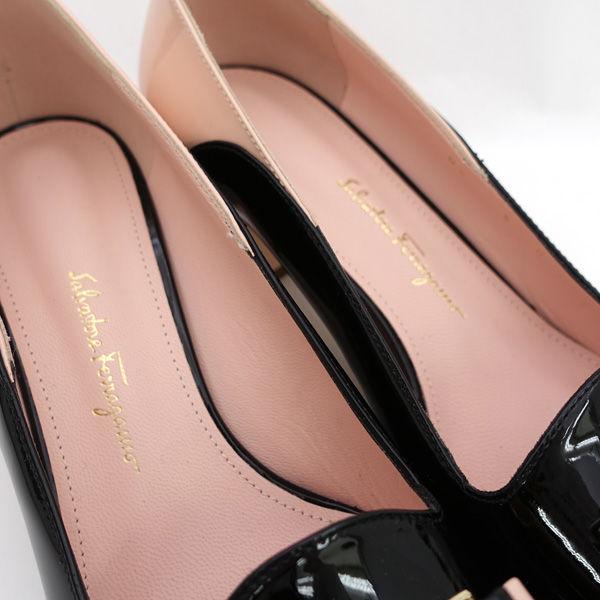 Salvatore Ferragamo / サルヴァトーレフェラガモ ◆ヴァラ リボン ローファー ピンク ブラック 22.5cm 【靴/シューズ】【中古】