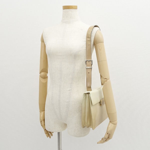 格安SALEスタート！ PRADA / ベージュ ショルダーバッグ □エナメル プラダ バッグ