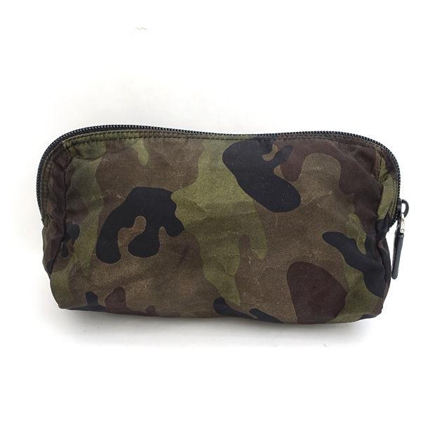 PRADA / プラダ ■ポーチ メタルプレート カモフラ柄 グリーン ブランド【バッグ/バック/BAG/鞄/カバン】 【中古】 の通販は PRADA / プラダ ■ポーチ メタルプレート カモフラ柄 グリーン ブランド【バッグ/バック/BAG/鞄/カバン】 【中古】 の通販は