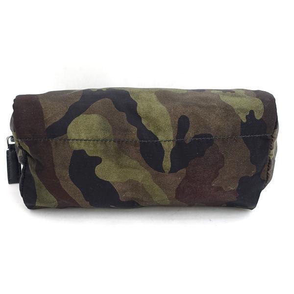 PRADA / プラダ ■ポーチ メタルプレート カモフラ柄 グリーン ブランド【バッグ/バック/BAG/鞄/カバン】 【中古】 の通販は PRADA / プラダ ■ポーチ メタルプレート カモフラ柄 グリーン ブランド【バッグ/バック/BAG/鞄/カバン】 【中古】 の通販は