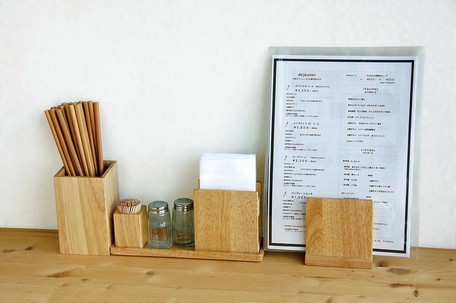 木製メニュースタンド ブラウン ナチュラル キッチン インテリア雑貨 陳列備品 食器 キッチン雑貨の通販はau Pay マーケット ロシナンテ オンライン
