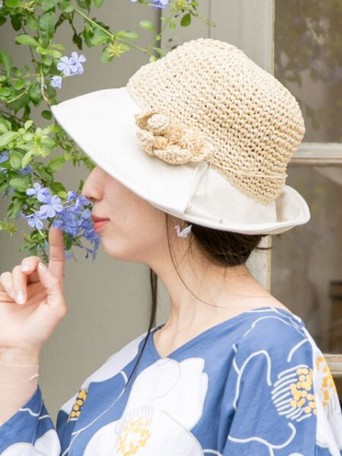 日本デザイン カヤ 花たたみハット 巾着ポーチ付き 服飾雑貨 帽子 中折れの通販はau Pay マーケット ロシナンテ オンライン