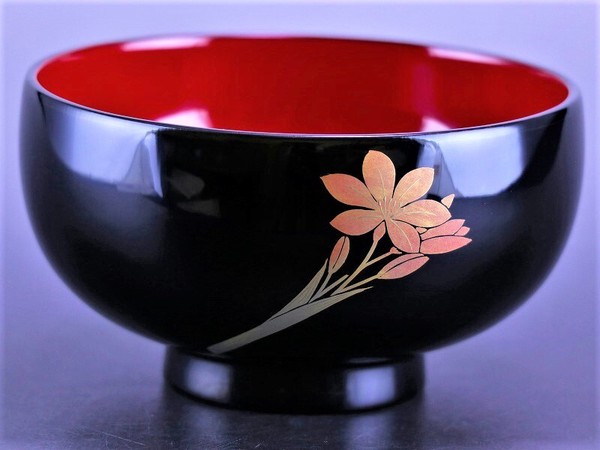 誕生花付き汁椀 黒 9月21日 犬(イヌ)サフラン / 生活雑貨 食器・キッチン 碗・椀の通販は