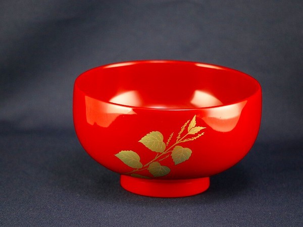 誕生花付き汁椀 朱 3月10日 刺草(イラクサ) / 生活雑貨 食器・キッチン 碗・椀の通販は