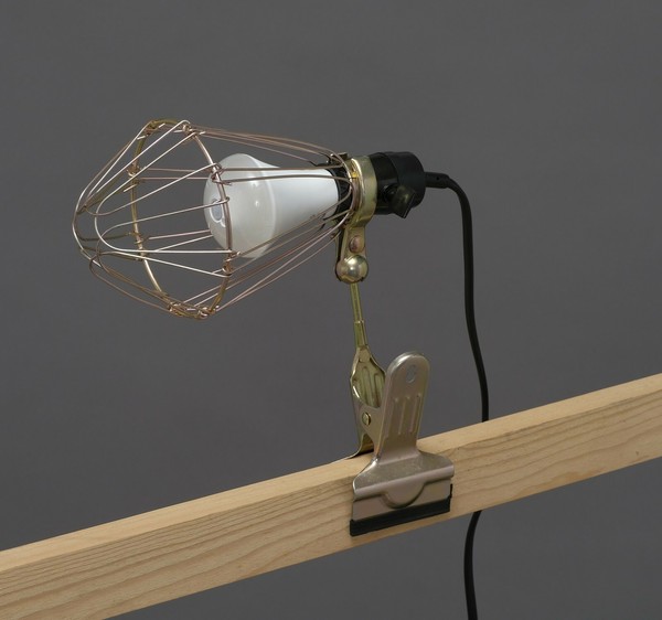 アイリスオーヤマ 大口受付中! LEDクリップライト屋内用人感センサー付タイプ60形相当 / 電化製品 生活家電 ライト・照明 電球・蛍光灯の通販は