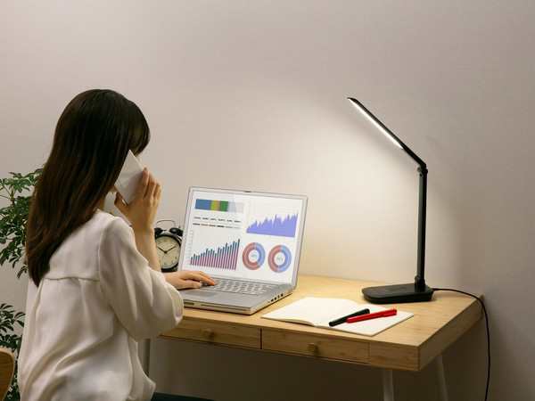 アイリスオーヤマ 大口受付中! デスクライト LEDデスクライトQi充電シリーズ 平置きタイプ 調光 / 電化製品 生活家電 ライト・照明 テーブル・デスクライトの通販は