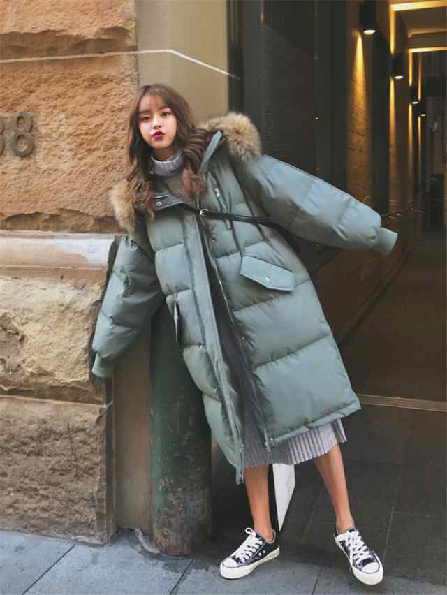 明るい短い綿の服の女性韓版の冬のコートの厚いパンの服の色を誇示する ...