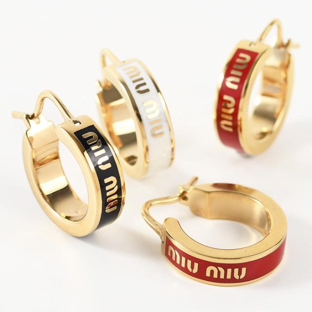 大人気！ゴールド ミュウミュウ ロゴ ピアス Miu Miu ミュウミュウ