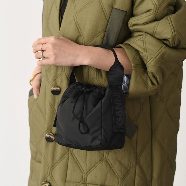 GANNI ガニー バッグ ハンドバッグ テックポーチバッグ A5740 レディース ブラック ポーチ ミニバッグの通販は 9,546円