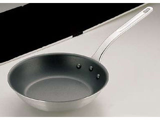Total Kitchen Goods キャスト ノンスティックフライパン ２７cm