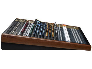 TASCAM タスカム Model 24 24トラックレコーディングミキサー_3