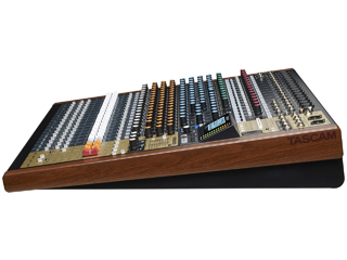 TASCAM タスカム Model 24 24トラックレコーディングミキサー_4