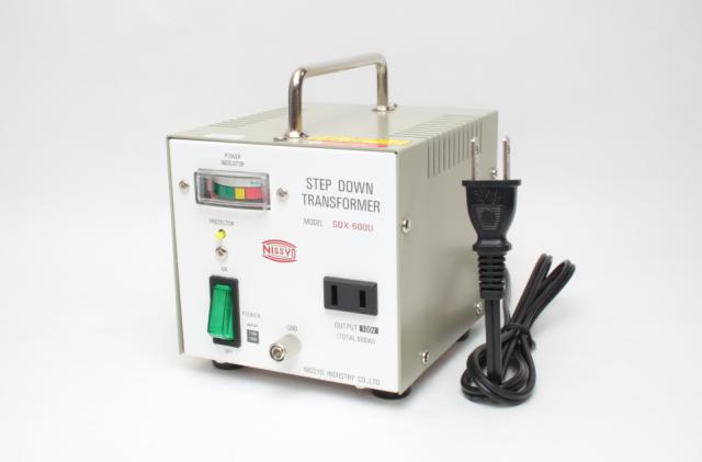 日章工業 SDX-600U　ホワイト 据置型ダウン変圧器 SDX600U