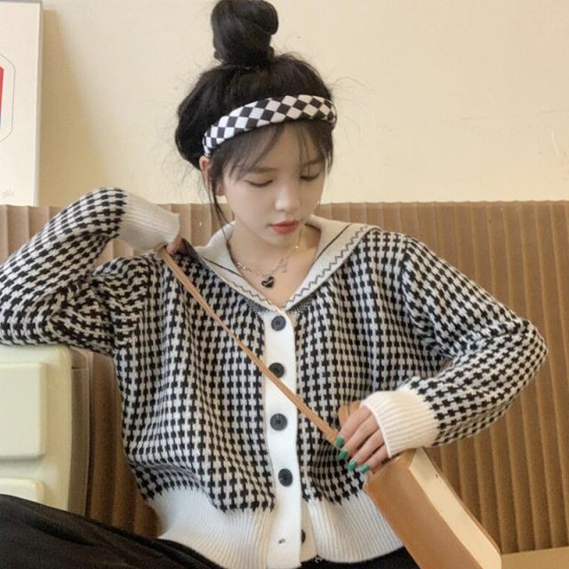 セーラー 襟 衿 レトロ マリン 韓国流行 チェック柄 ショート丈 カーディガン ニット セーター トップス 袖あり 長袖 萌袖 Vネック かわいい 大人可愛い きれいめ シンプル カジュアル 大人 上品 おしゃれ お洒落 大人女子 こなれ感 キュート ガーリー デザイン 主役級 存在感の通販は 4,950円