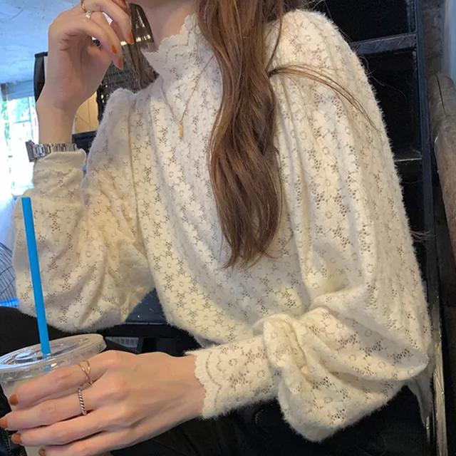 ハイネックレースブラウストップス ブラウスミドル丈 袖あり 長袖 袖レース ビショップ・スリーブ ハイネック タートルネック ストレート レース 透け感 ポリエステル かわいい 大人可愛い きれいめ 大人 上品 おしゃれ お洒落 レトロ 大人女子 こなれ感 ラブリー キュートの通販は 4,842円