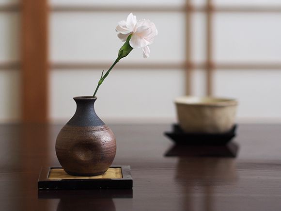 一輪挿し 銀嶺エクボミニ花入【花瓶 フラワーベース 器 壺 陶器 和風 おしゃれ 仏壇 小さい シンプル 信楽焼 信楽 焼き物】の通販はau PAY  マーケット - 盆栽妙 | au PAY マーケット－通販サイト