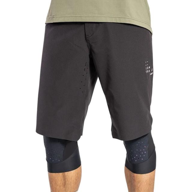 (取寄) イオン メンズ トレイズ AMP AFT ショート - メンズ ION men Traze AMP AFT Short - Men's Blackの通販は