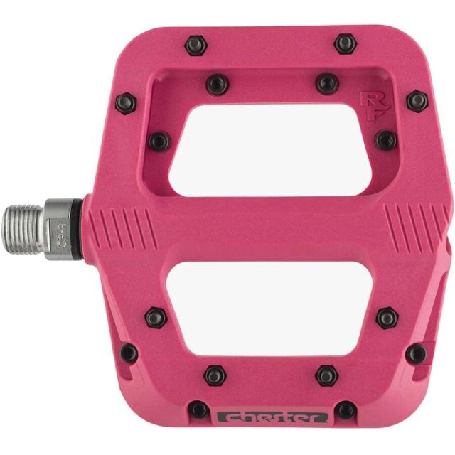 (取寄) レースフェイス チェスター ペダル - ラージ Race Face Chester Pedal  - Large Magentaの通販は 14,622円