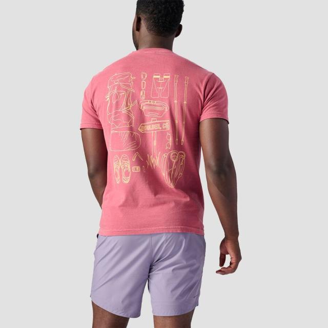 (取寄) バックカントリー ボウルダー ギア リスト T-シャツ Backcountry Boulder Gear List T-Shirt Crimson