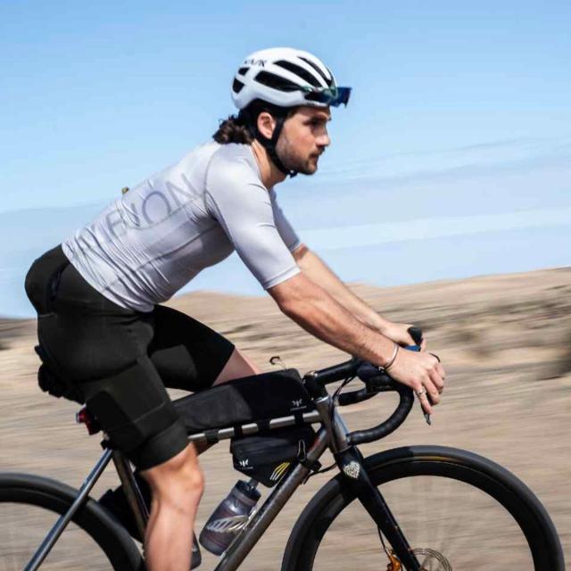 取寄) レーシング ロング トップ チューブ パック Apidura Racing Long