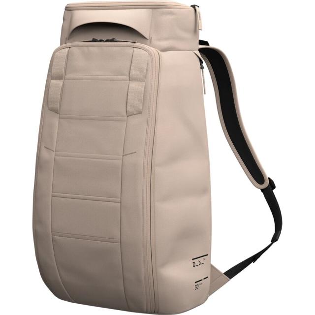 (取寄) Db ハガー 30L バックパック Db Hugger 30L Backpack Fogbow Beigeの通販は 42,228円