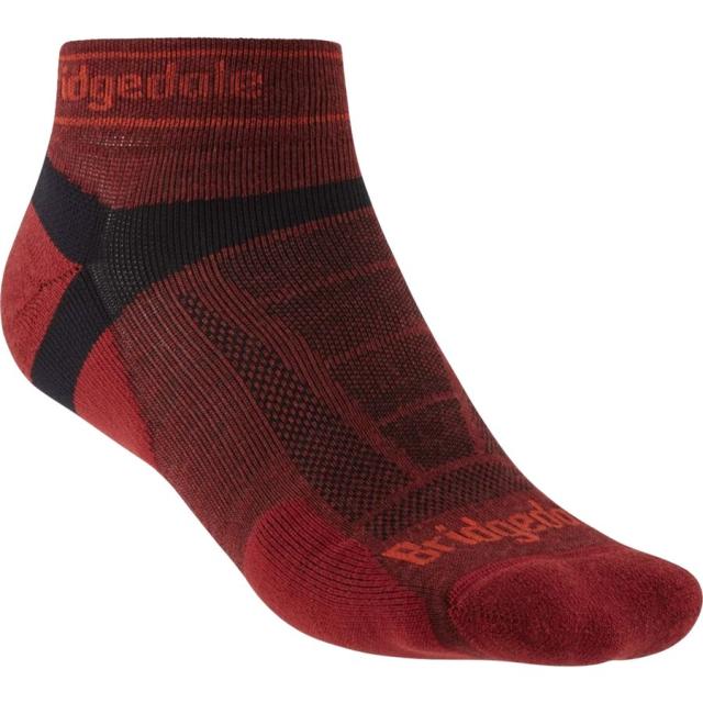 (取寄) ブリッジデール トレイル ラン ウルトラライト T2 メリノ パフォーマンス アンクル ソック Bridgedale Trail Run Ultralight T2 Merino Performance Ankle Sock Red
