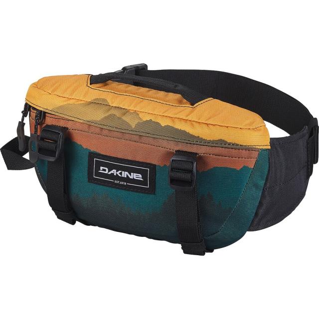 (取寄) ダカイン ホット ラップス 1L ヒップ パック DAKINE Hot Laps 1L Hip Pack Fire Mountainの通販は 11,103円