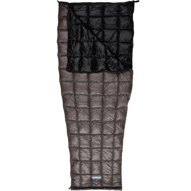 (取寄) ウエスタンマウンテニアリング エバーライト スリーピング バッグ 45F ダウン Western Mountaineering Everlite Sleeping Bag: 45F Down Clayの通販は