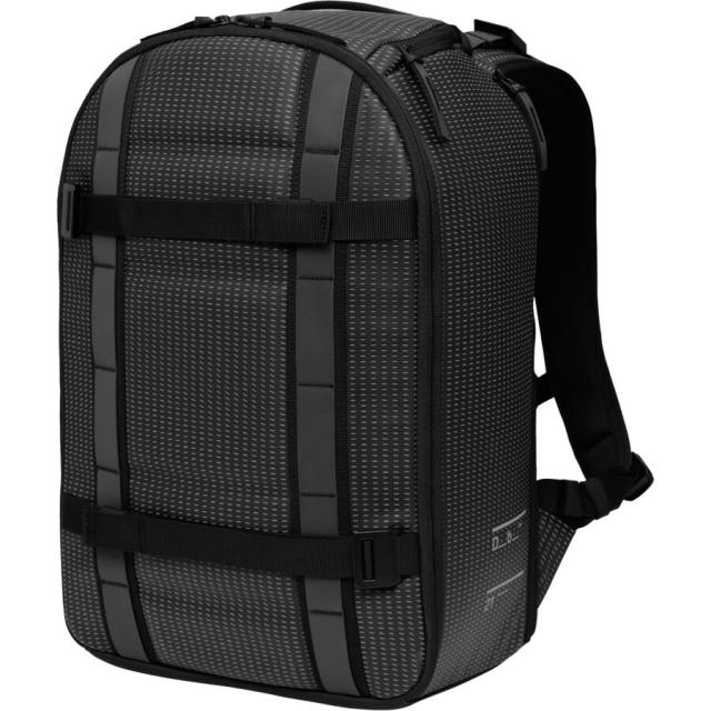(取寄) Db ランバーク 21L バックパック Db Ramverk 21L Backpack Reflective Blackの通販は