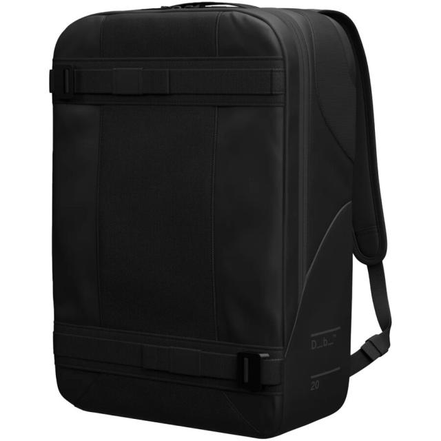 (取寄) Db スケートボーディング 20L デイパック Db Skateboarding 20L Daypack Black Outの通販は 44,300円