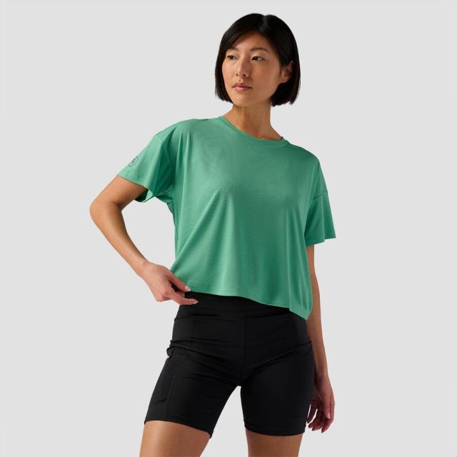 (取寄) バックカントリー レディース ディスティネーション ライトウェイト クロップ ティー - ウィメンズ Backcountry women Destination Lightweight Crop Tee - Women's Wintergreenの通販は 7,890円