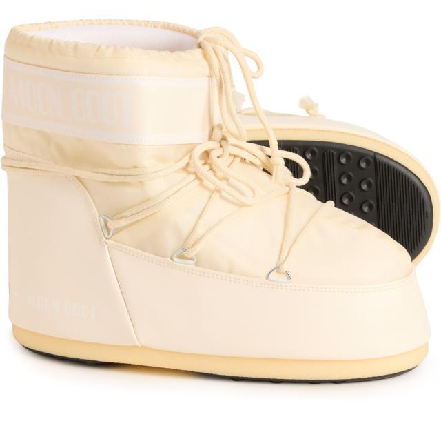 (取寄) レディース アイコン ロウ ナイロン ブーツ MOON BOOTS women Icon Low Nylon Boots (For Women)  L002-Cream