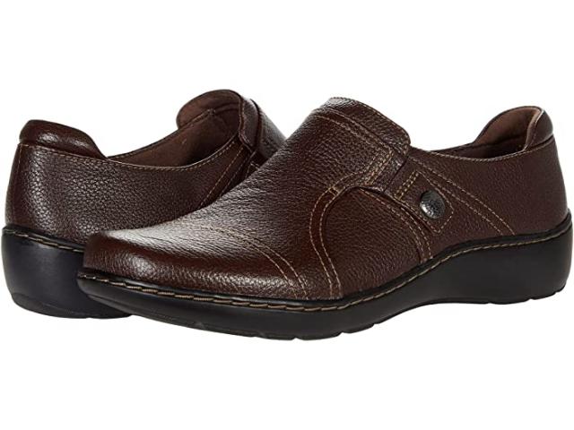 (取寄) クラークス レディース コラ ポッピー Clarks women  Cora Poppy Dark Brown Tumbled Leatherの通販は 21,362円