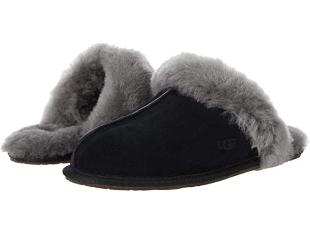 (取寄) アグ レディース スカフェット リ ウォーターレジスタント スリッパ UGG women  Scuffette II Water-Resistant Slipper Black/Grey IIの通販は 23,306円