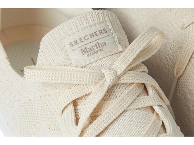 (取寄) スケッチャーズ レディース マーサ スチュワート - ウルトラ フレックス 3.0 -バック オン トラック - ハンズ フリー スリップ-インス SKECHERS women Martha Stewart - Ultra Flex 3.0 -Back On Track - HANDS FREE SLIP-INS Off-White