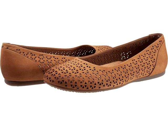 (取寄) ソフトウォーカー レディース ソノマ SoftWalk women SoftWalk Sonoma Luggage Nubuck Perfの通販は