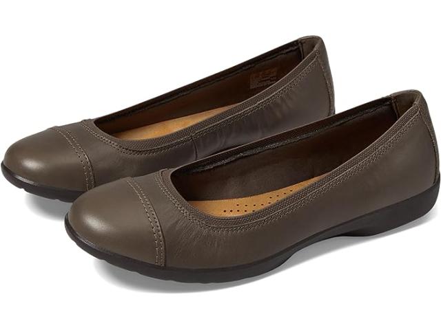 (取寄) クラークス レディース メドウ オパール Clarks women Clarks Meadow Opal Slate Leatherの通販は