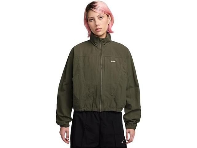 (取寄) ナイキ レディース スポーツウェア エブリシング ウォウヴァンス オーバーサイズ リペル UV プロテクション ジャケット Nike women Sportswear Everything Wovens Oversized Repel Uv Protection Jacket Medium Olive/Sail