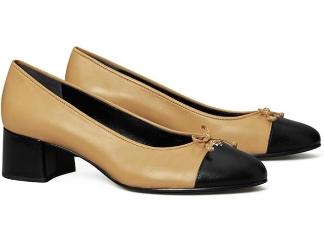 (取寄) トリーバーチ レディース 45 ウム キャップ-トゥ ポンプ Tory Burch women Tory Burch 45 mm Cap-Toe Pump Ginger Shortbread/Perfect Blackの通販は 52,524円