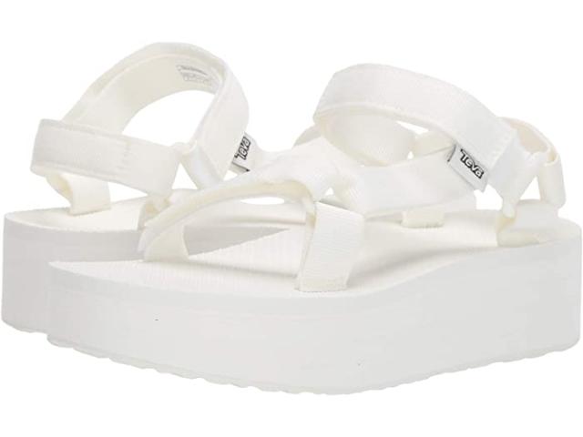 (取寄) テバ レディース フラットフォーム ユニバーサル Teva women  Flatform Universal Bright Whiteの通販は 19,140円