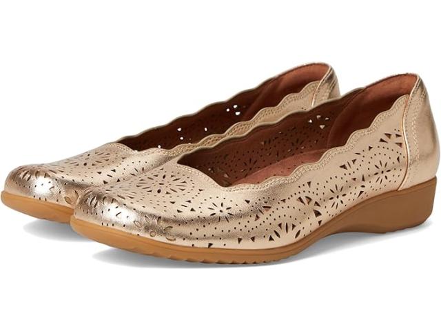 (取寄) コブ ヒル レディース ロリー Cobb Hill women Rory Gold Leatherの通販は