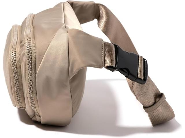(取寄) バッガリーニ レディース オン ザ ゴー ラージ ベルト バッグ ウェスト パック Baggallini women Baggallini On The Go Large Belt Bag Waist Pack Taupe Twillの通販は