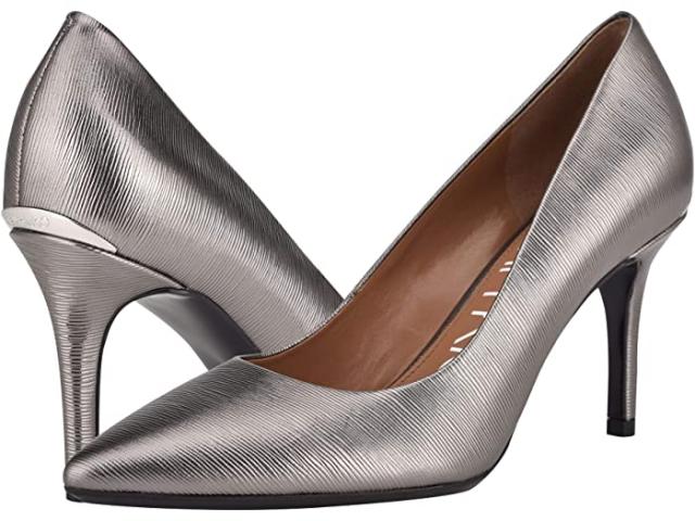 (取寄) カルバンクライン レディース ゲイル ポンプ Calvin Klein women Gayle Pump Anthraciteの通販は