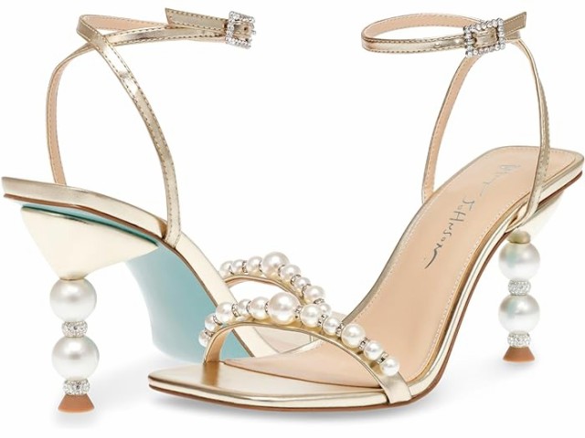 (取寄) ブルー バイ ベッツィジョンソン レディース ジェイシー ヒールド サンダル Blue by Betsey Johnson women Blue by Betsey Johnson Jacy Heeled Sandals Goldの通販は